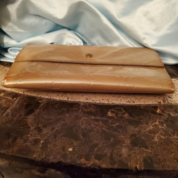 Louis Vuitton Porte Tresor Tan Noisette Monogram Vernis International Wallet - Picture 6 of 16